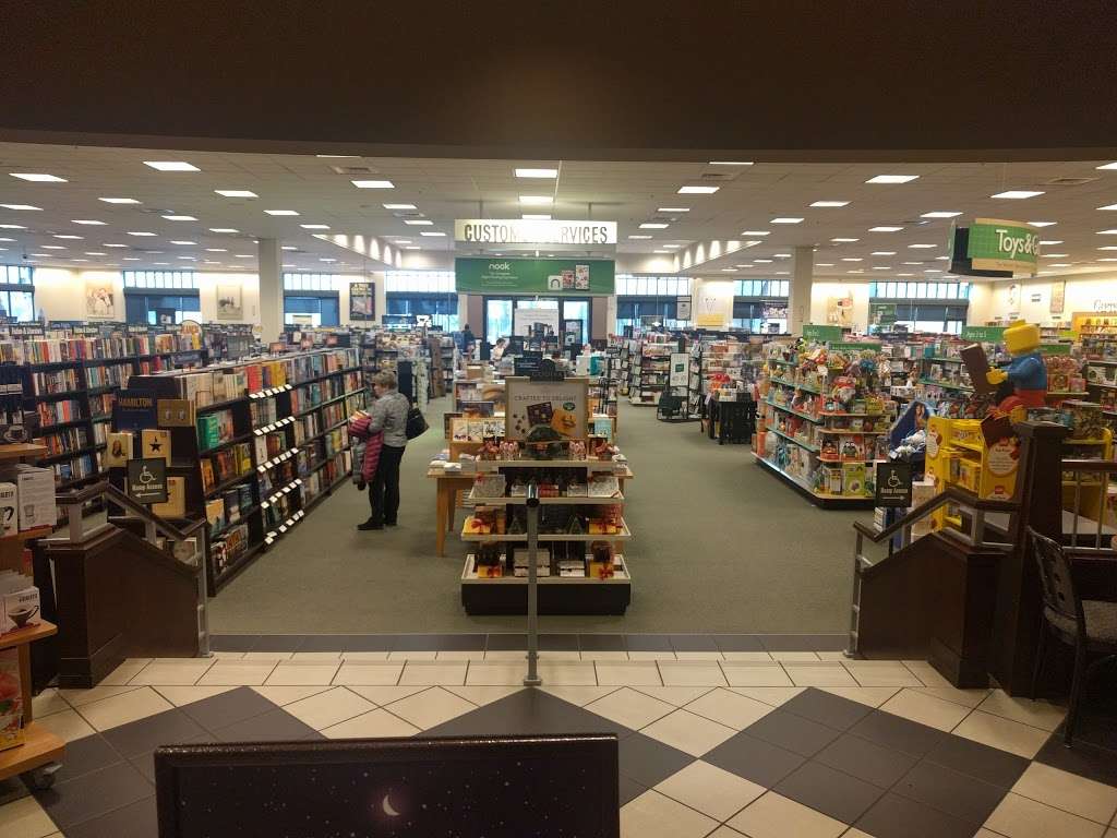 Barnes & Noble | 801 Lehigh Lifestyle Center, Whitehall, PA 18052 | Phone: (610) 264-0238