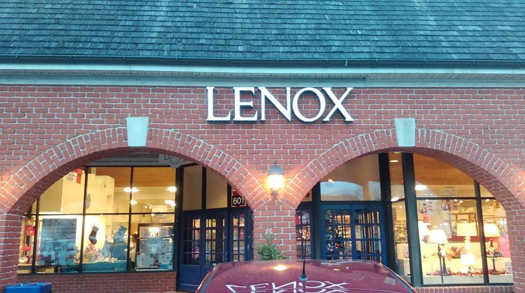 Lenox Shop | 2460 Lincoln Hwy, Lancaster, PA 17602, USA | Phone: (717) 393-2400