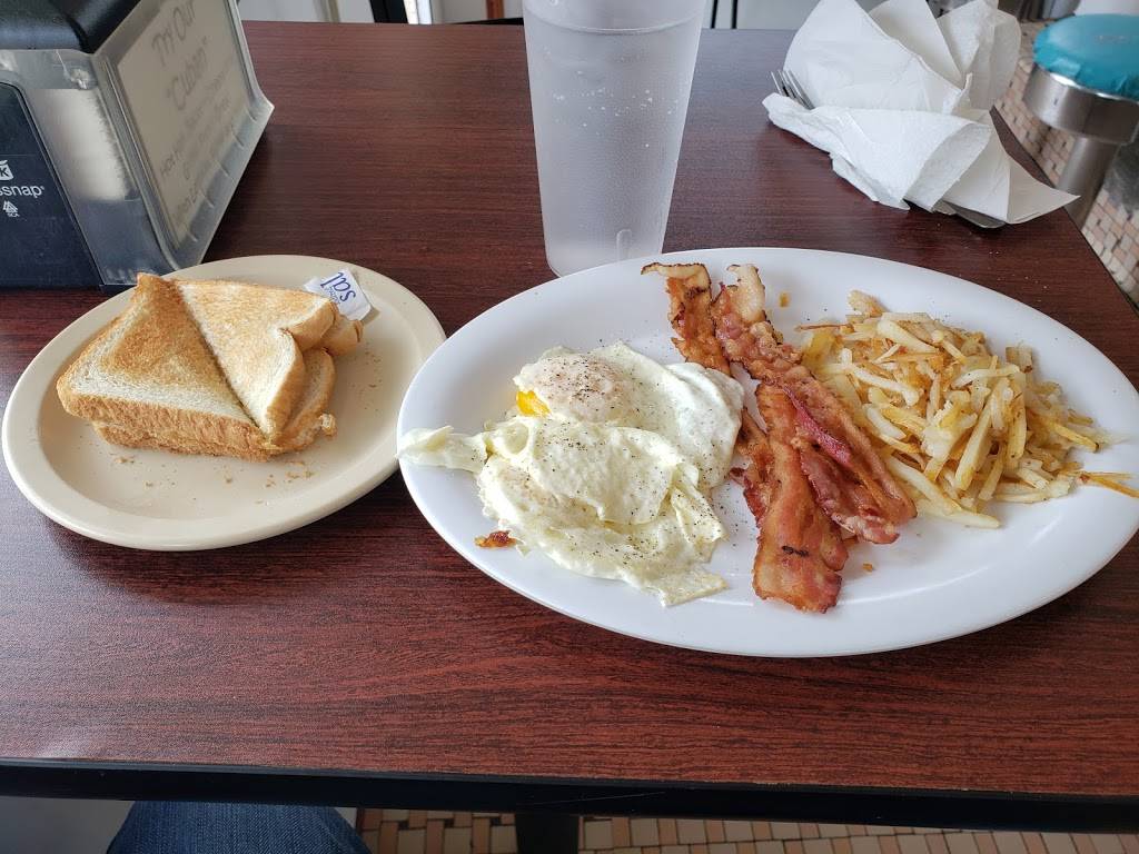 Georges Diner | 2539 Woodson Rd, Overland, MO 63114, USA | Phone: (314) 428-1143