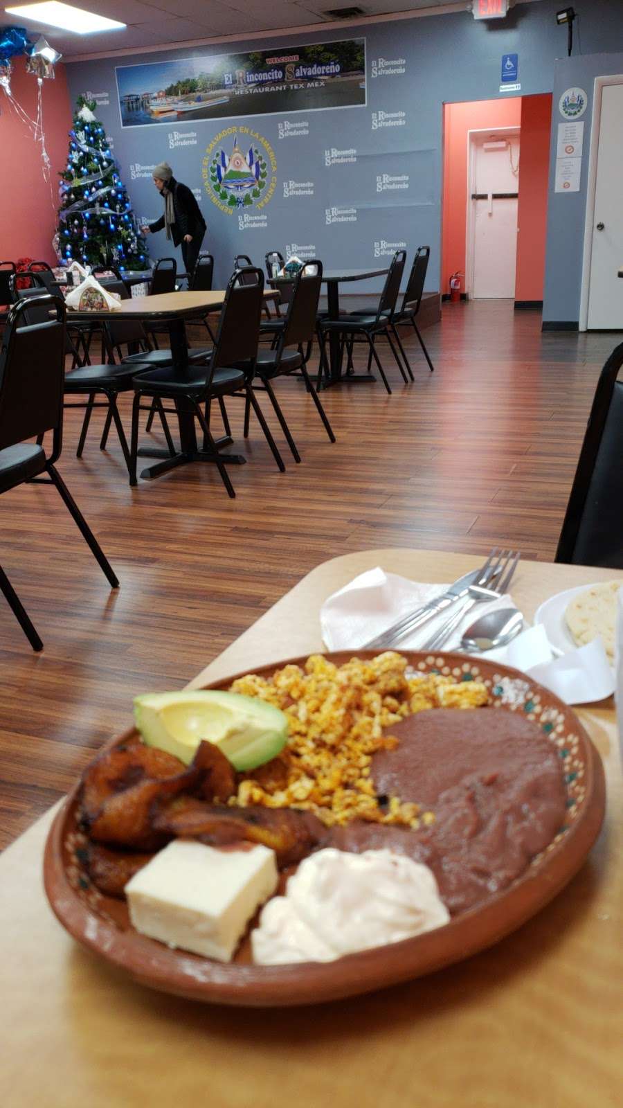 El Rinconcito Salvadoreño | 12526 Mattawoman Dr, Waldorf, MD 20601, USA | Phone: (240) 222-3819