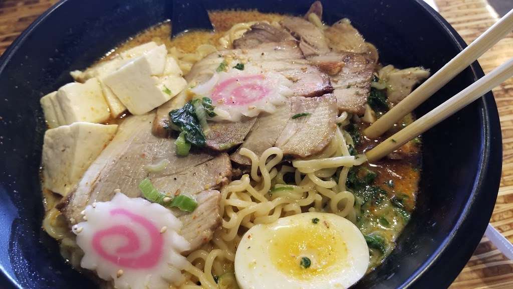 Gu Ramen Taps and Tapas | 907 S Coast Hwy, Laguna Beach, CA 92651, USA | Phone: (949) 715-0825