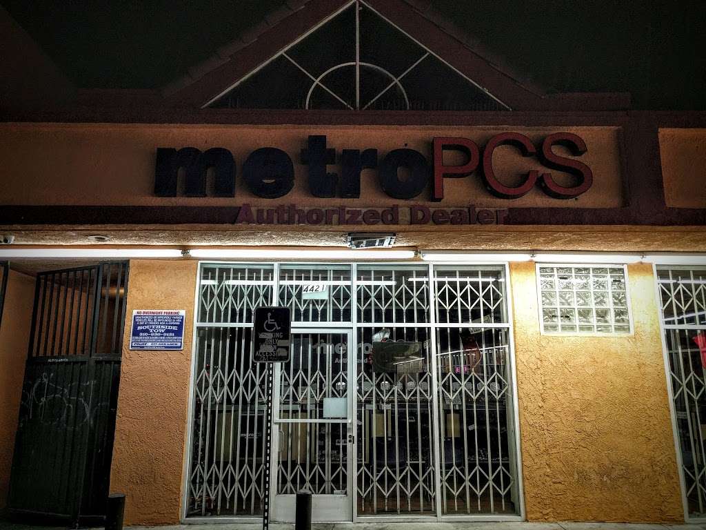 Metro by T-Mobile | 4421 S Main St, Los Angeles, CA 90037 | Phone: (323) 233-0033