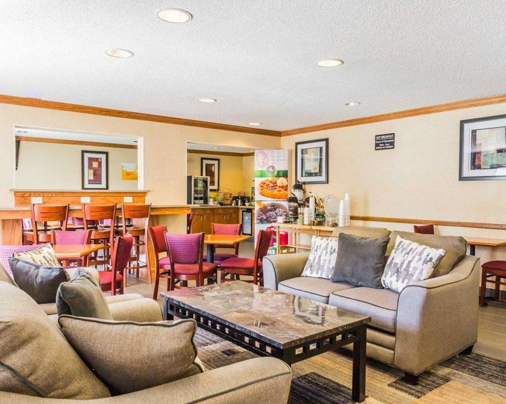 Quality Inn & Suites Golden - Denver West - Federal Center | 11907 6th Ave, Golden, CO 80401 | Phone: (303) 231-9939