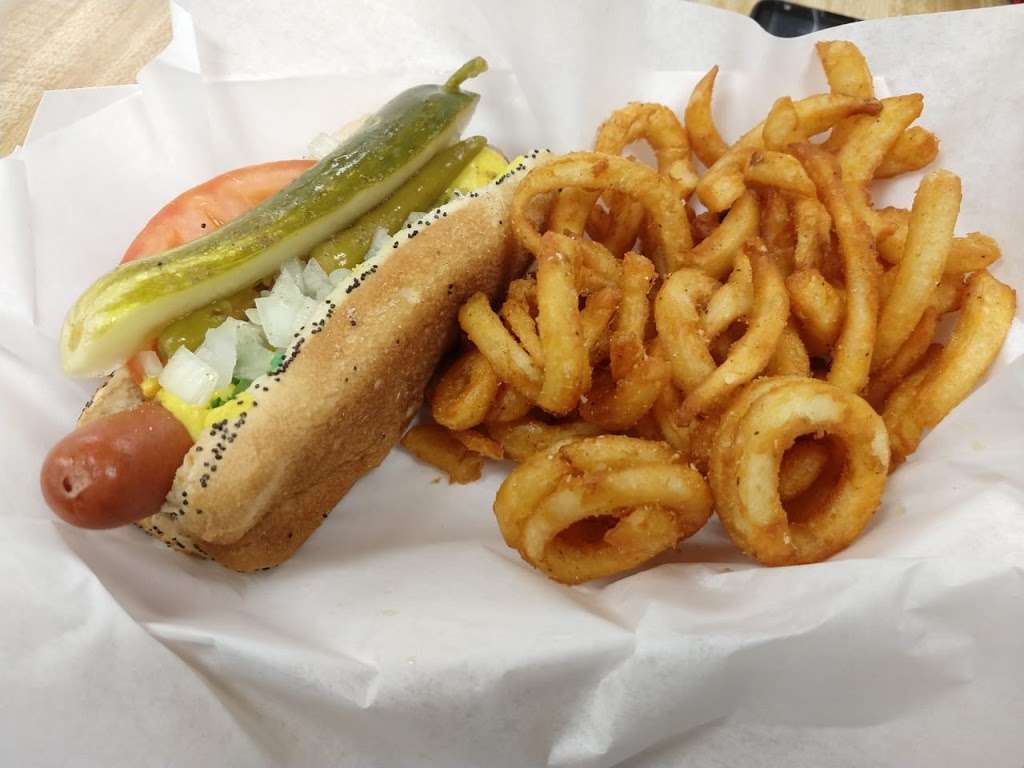 Vienna Beef Factory Store & Cafe | 2501 N Damen Ave, Chicago, IL 60647, USA | Phone: (773) 435-2309