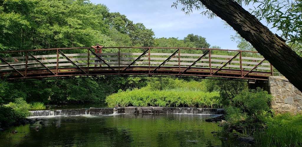 Esmond Park Conservation Area | 2 RI-104, Smithfield, RI 02917, USA