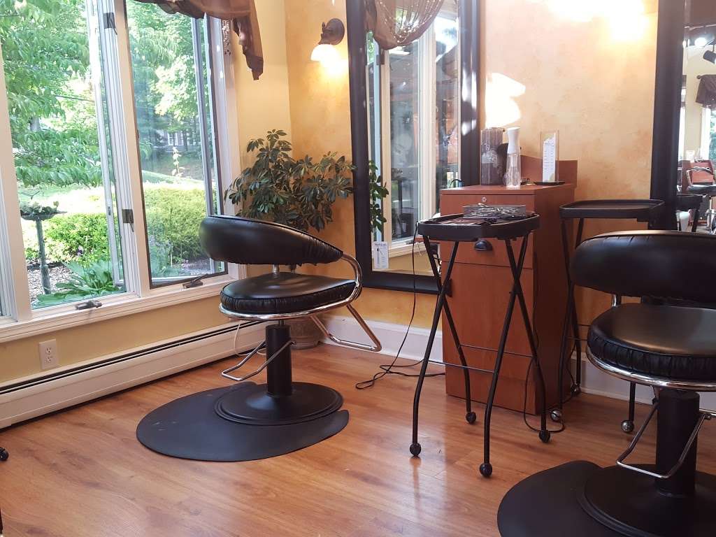 Amelias Salon | 66 W Main St, Merrimac, MA 01860, USA | Phone: (978) 346-8383