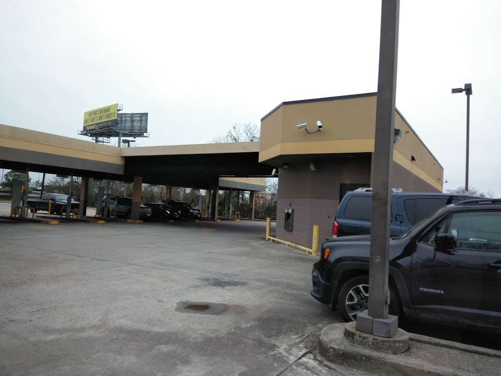 Wells Fargo Drive-Up Bank | 12894 North Fwy, Houston, TX 77060, USA | Phone: (281) 872-1200