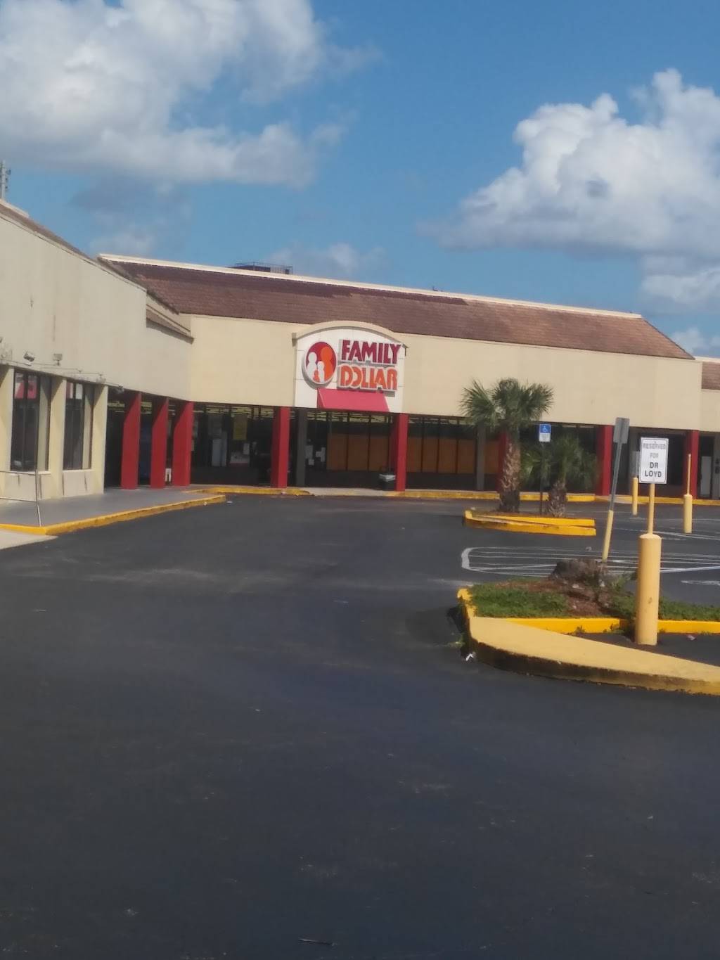 Family Dollar | 645 W Lancaster Rd, Orlando, FL 32809, USA | Phone: (407) 851-8237