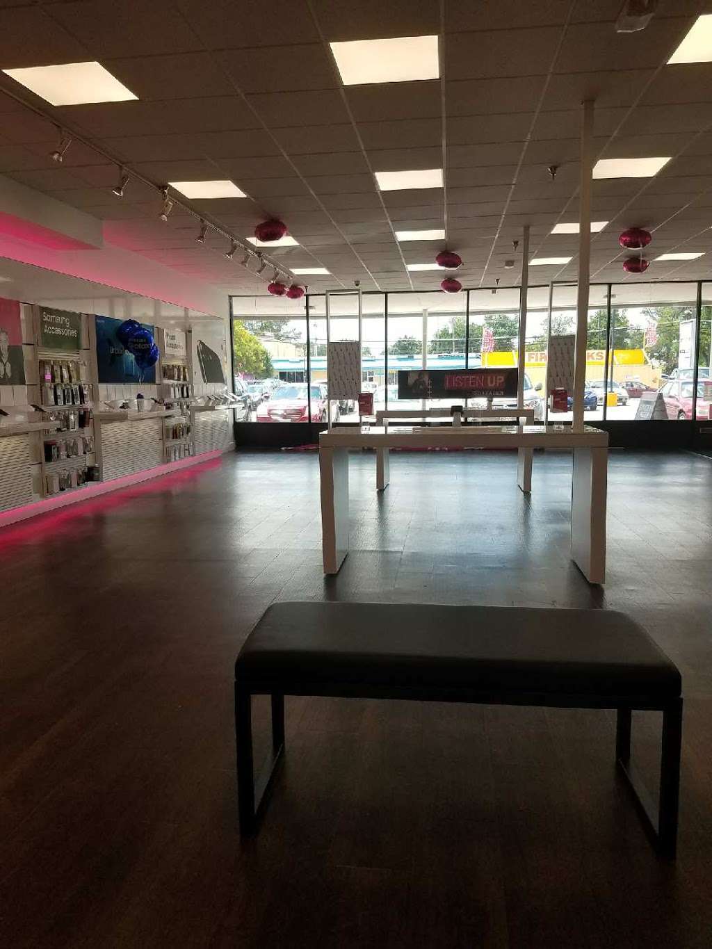 T-Mobile | 5011 Ritchie Hwy Spc 5, Brooklyn, MD 21225 | Phone: (410) 415-1662