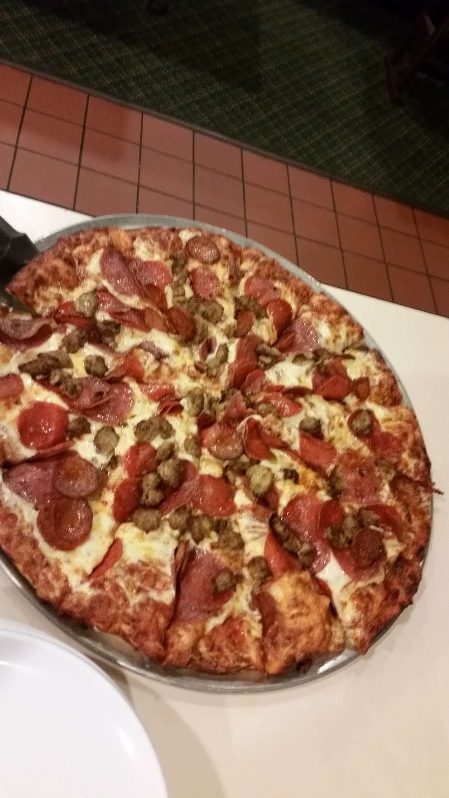 Round Table Pizza | 4098 East Ave, Livermore, CA 94550, USA | Phone: (925) 443-2700