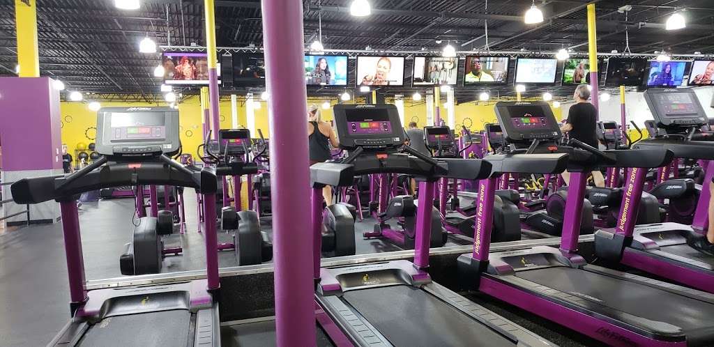 Planet Fitness | 825 Crossroads Plaza, Fort Mill, SC 29708, USA | Phone: (803) 548-4545