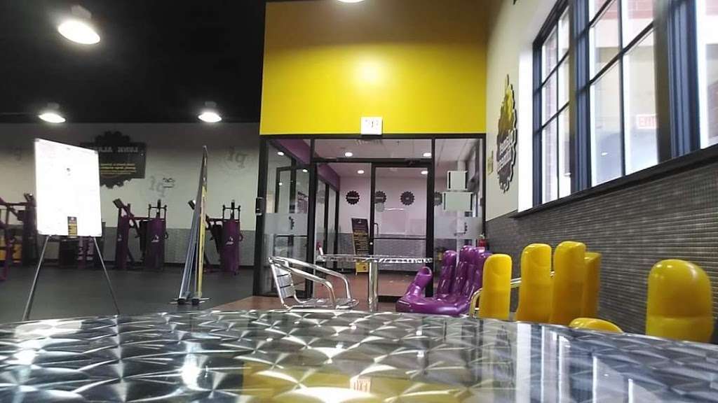 Planet Fitness | 6850 McCormick Blvd, Lincolnwood, IL 60712, USA | Phone: (847) 329-1010