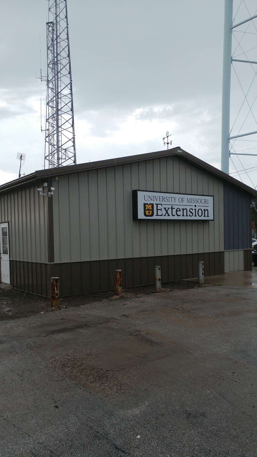 Henry County Extension Center | 120 E Lincoln St, Clinton, MO 64735, USA | Phone: (660) 885-5556