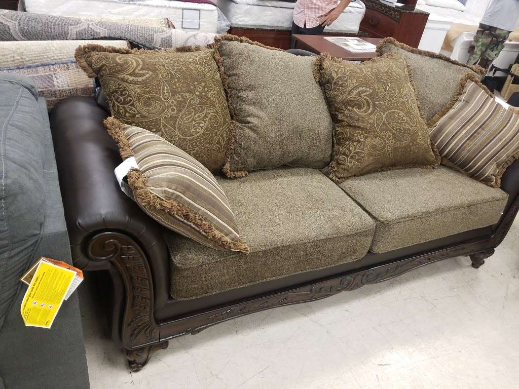 Furniture 4 Less 1 | 507 E Roosevelt Rd, Lombard, IL 60148 | Phone: (630) 424-8520
