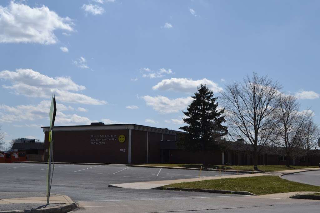 Summitview Elementary School | 840 E 2nd St, Waynesboro, PA 17268 | Phone: (717) 762-1191