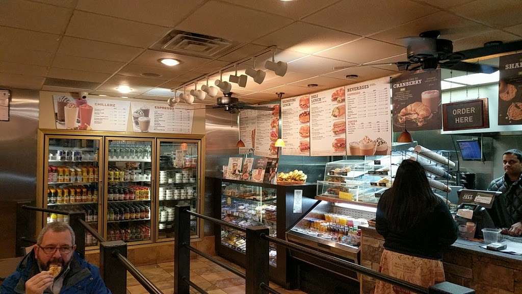 Manhattan Bagel | 400 W Main St, Middletown, DE 19709, USA | Phone: (302) 378-8404