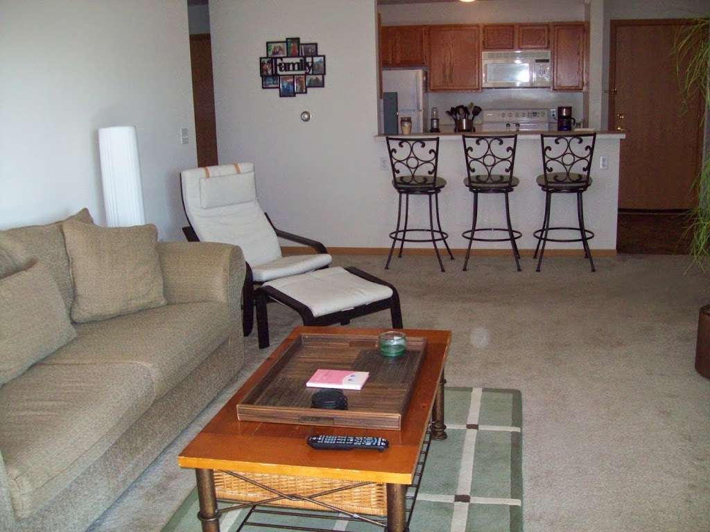 Hidden Oak Apartments | 8600 82nd St, Pleasant Prairie, WI 53158, USA | Phone: (262) 671-4356