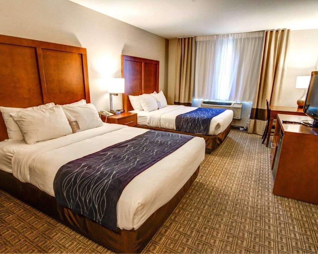 Comfort Inn & Suites Murrieta Temecula Wine Country | 41005 California Oaks Rd, Murrieta, CA 92562, USA | Phone: (951) 894-7227