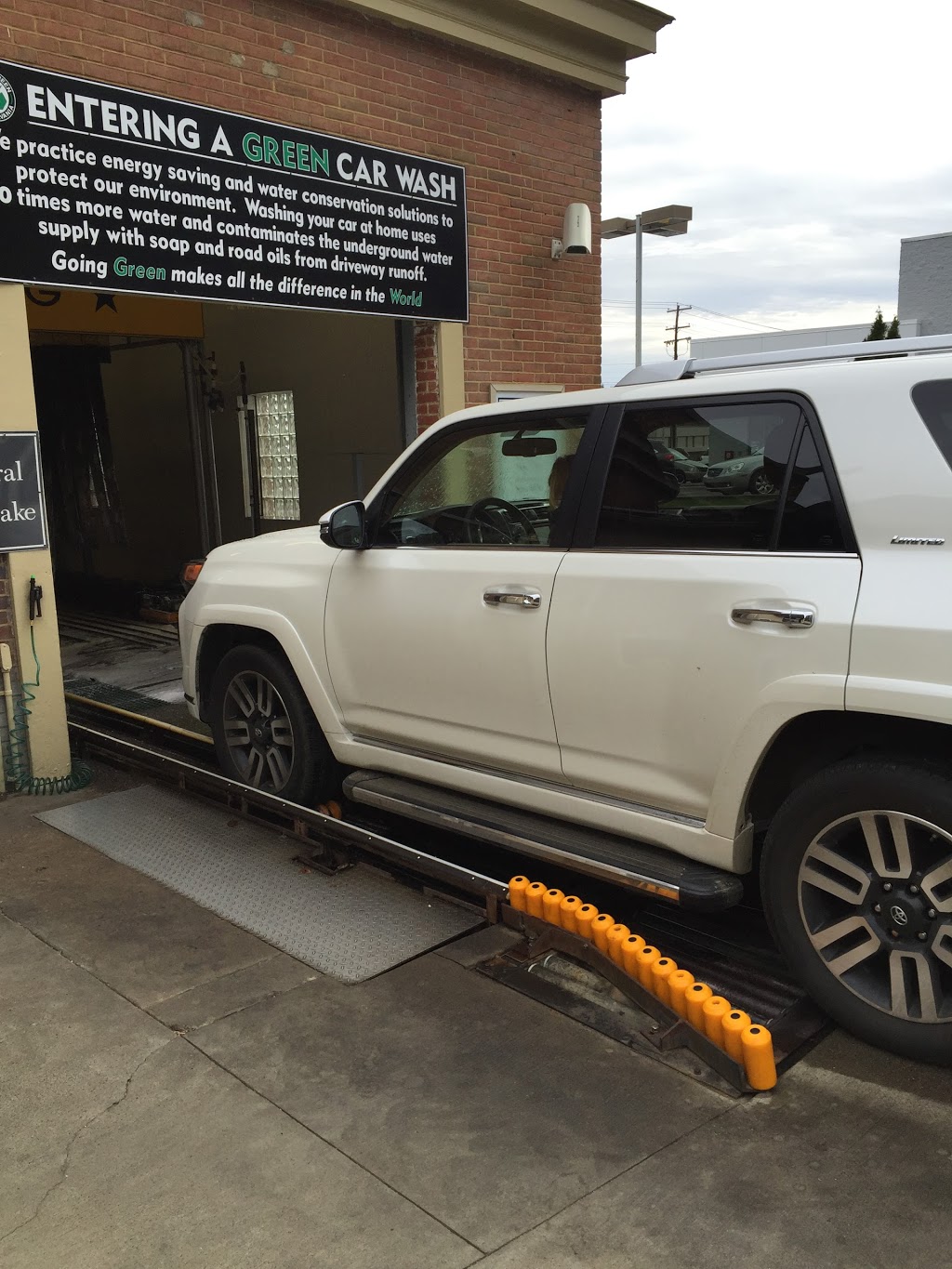 Shining Star Car Wash | 3626 Washington Rd, McMurray, PA 15317, USA | Phone: (724) 941-9888