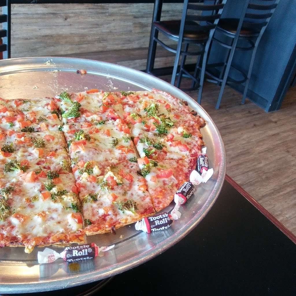 HotBox Pizza | 124 N Northfield Dr, Brownsburg, IN 46112, USA | Phone: (317) 350-2902