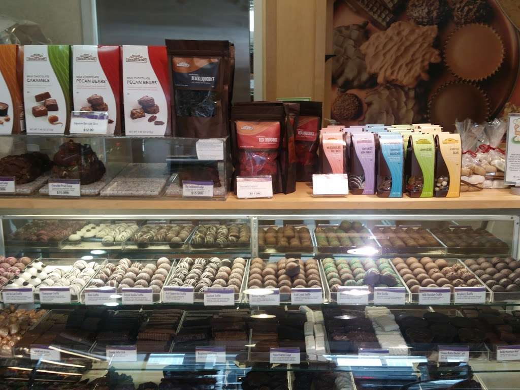 Rocky Mountain Chocolate | ORD, 10000 West OHare Ave, Chicago, IL 60666, USA