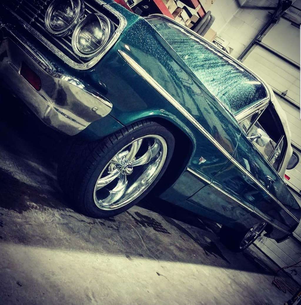 Macs Body Shop, Inc. | 452 E St Charles Rd, Carol Stream, IL 60188, USA | Phone: (630) 462-1455