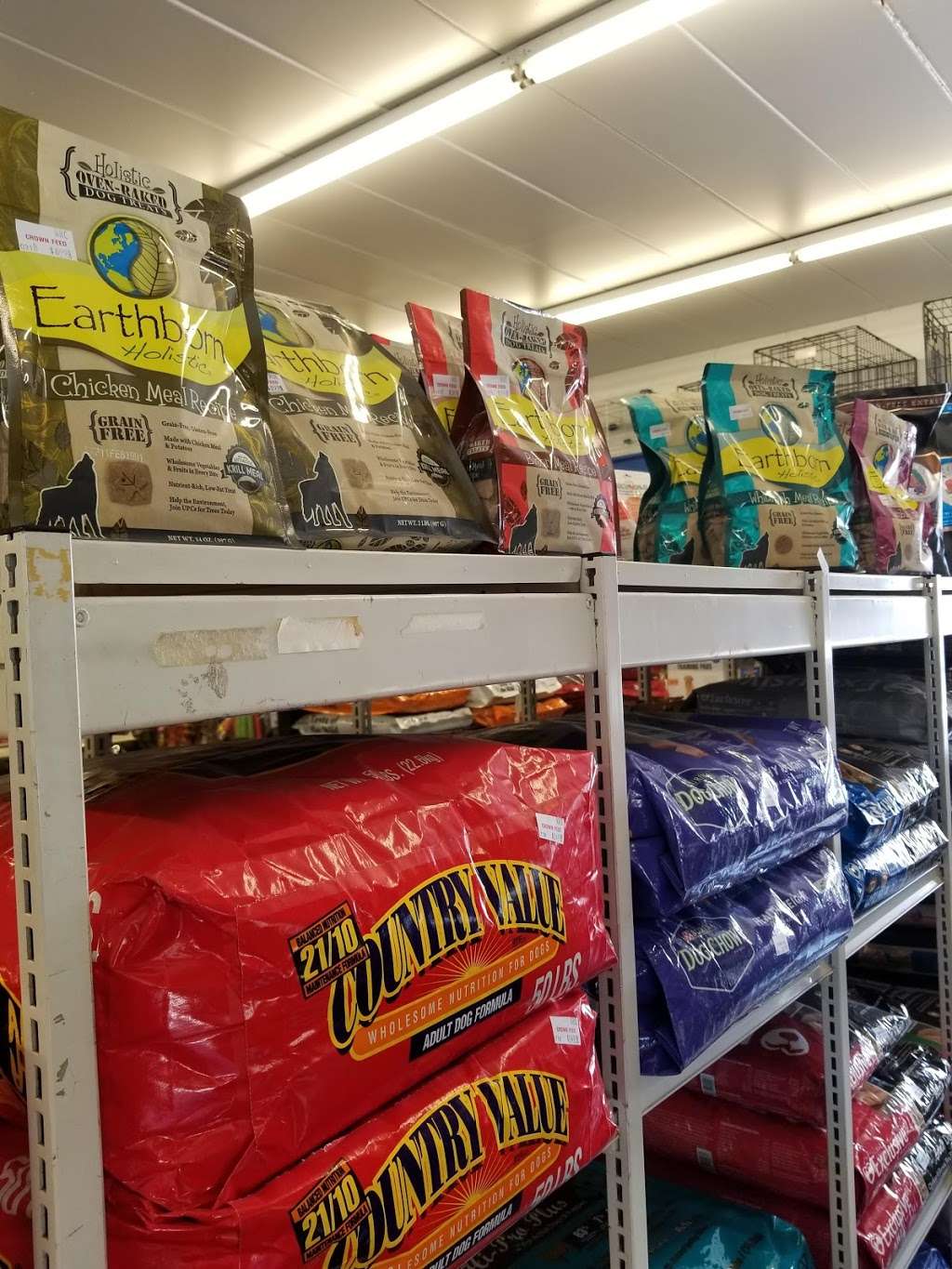 Crown Feed & Supply | 1000 E Joliet St, Crown Point, IN 46307, USA | Phone: (219) 663-0139