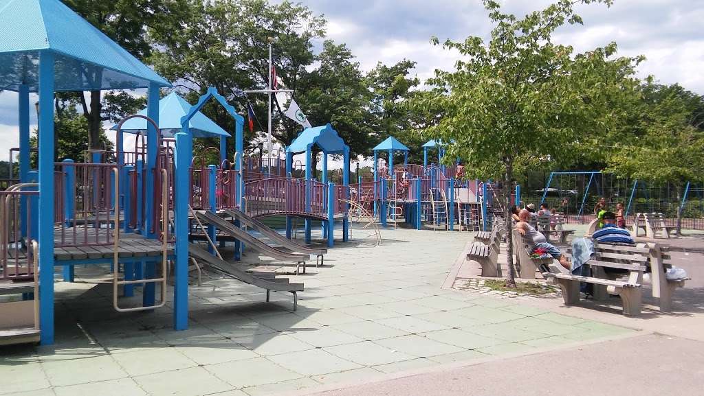 Orchard Beach Parking Lot | Park Dr, Bronx, NY 10464, USA | Phone: (718) 885-2275