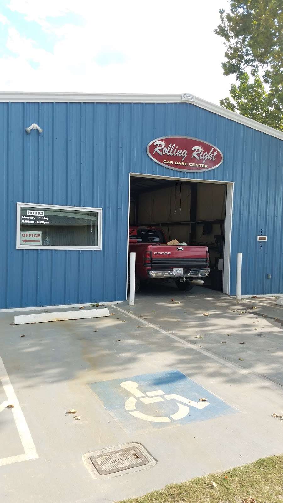 Rolling Right Car Care Center | 309 Hines Ave, Willis, TX 77378, USA | Phone: (936) 228-7595