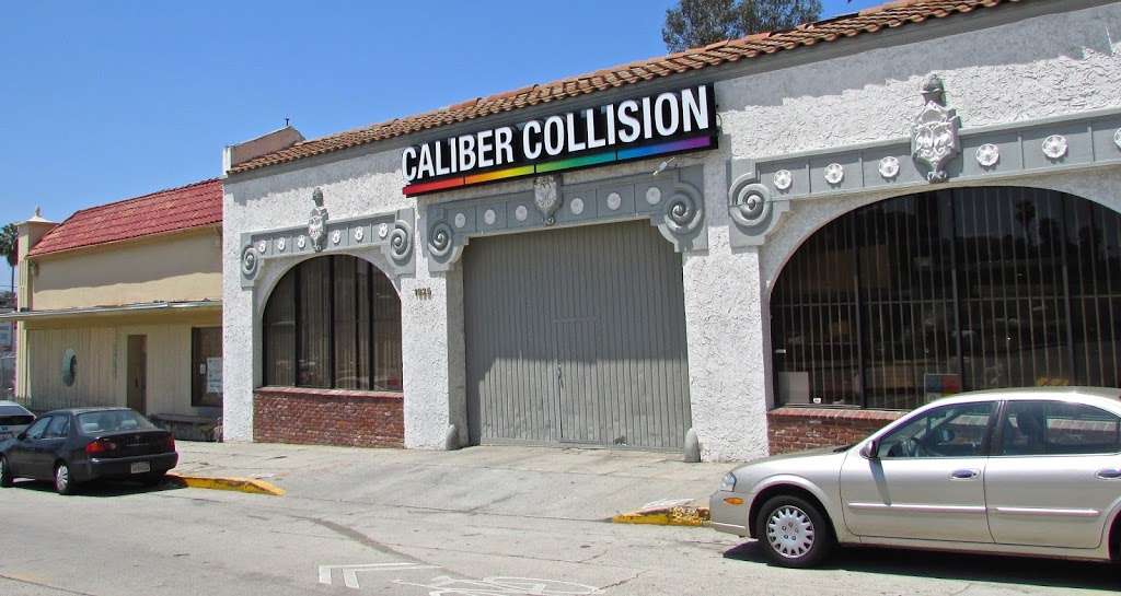 Caliber Collision | 1925 North Wilcox Avenue, Los Angeles, CA 90068, USA | Phone: (323) 874-5072