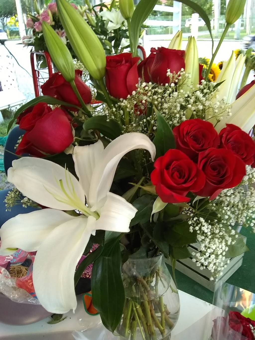 Flowers by Lore | 5100 NW 7th St, Miami, FL 33126, USA | Phone: (305) 305-6292