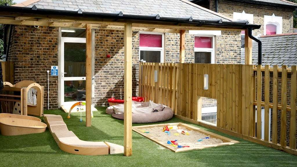 the co-operative childcare | Avenue Lodge, Bounds Green Rd, Wood Green, London N22 7EU, UK | Phone: 020 8888 0620