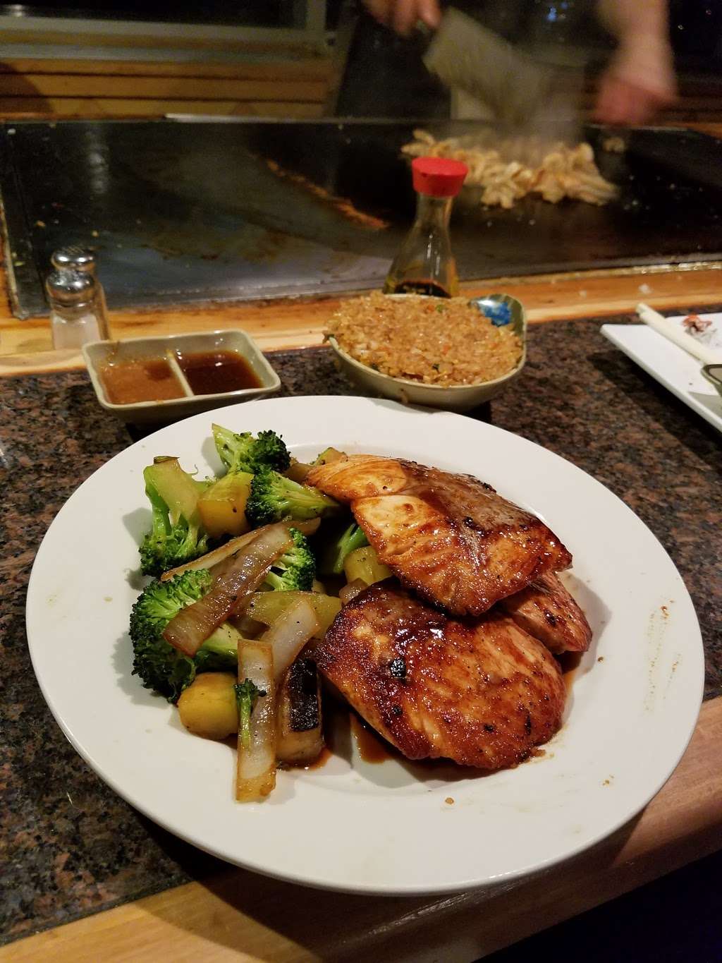 Hibachi Japanese Steakhouse & Sushi Bar | 325 N Christopher Columbus Blvd, Philadelphia, PA 19106, USA | Phone: (215) 592-7100