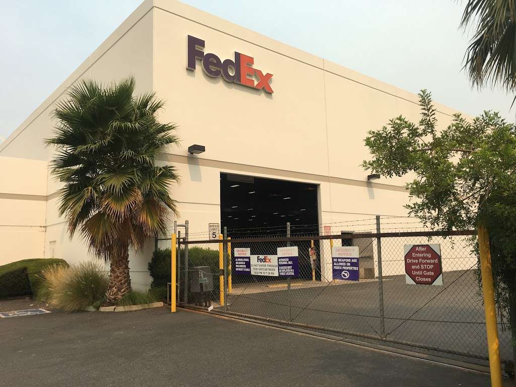 FedEx Ship Center | 16633 Schoenborn St, North Hills, CA 91343 | Phone: (800) 463-3339