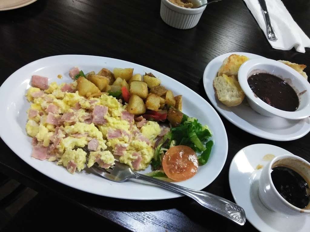 Cafe Cuba & Cakes | 12215 Hawthorne Blvd, Hawthorne, CA 90250, USA | Phone: (310) 675-2253