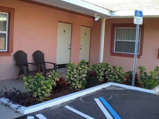 Coral Ridge Inn | 40990 US-27, Davenport, FL 33837, USA | Phone: (863) 438-7475