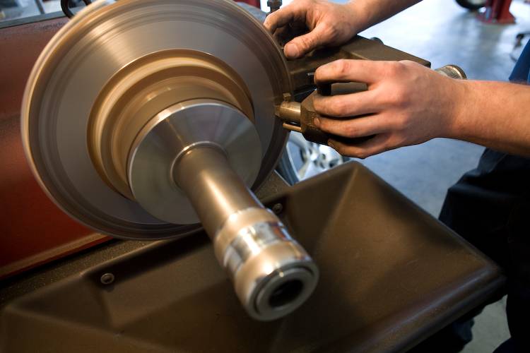 Express Oil Change & Tire Engineers | 4526 S Dale Mabry Hwy, Tampa, FL 33611, USA | Phone: (813) 839-3100