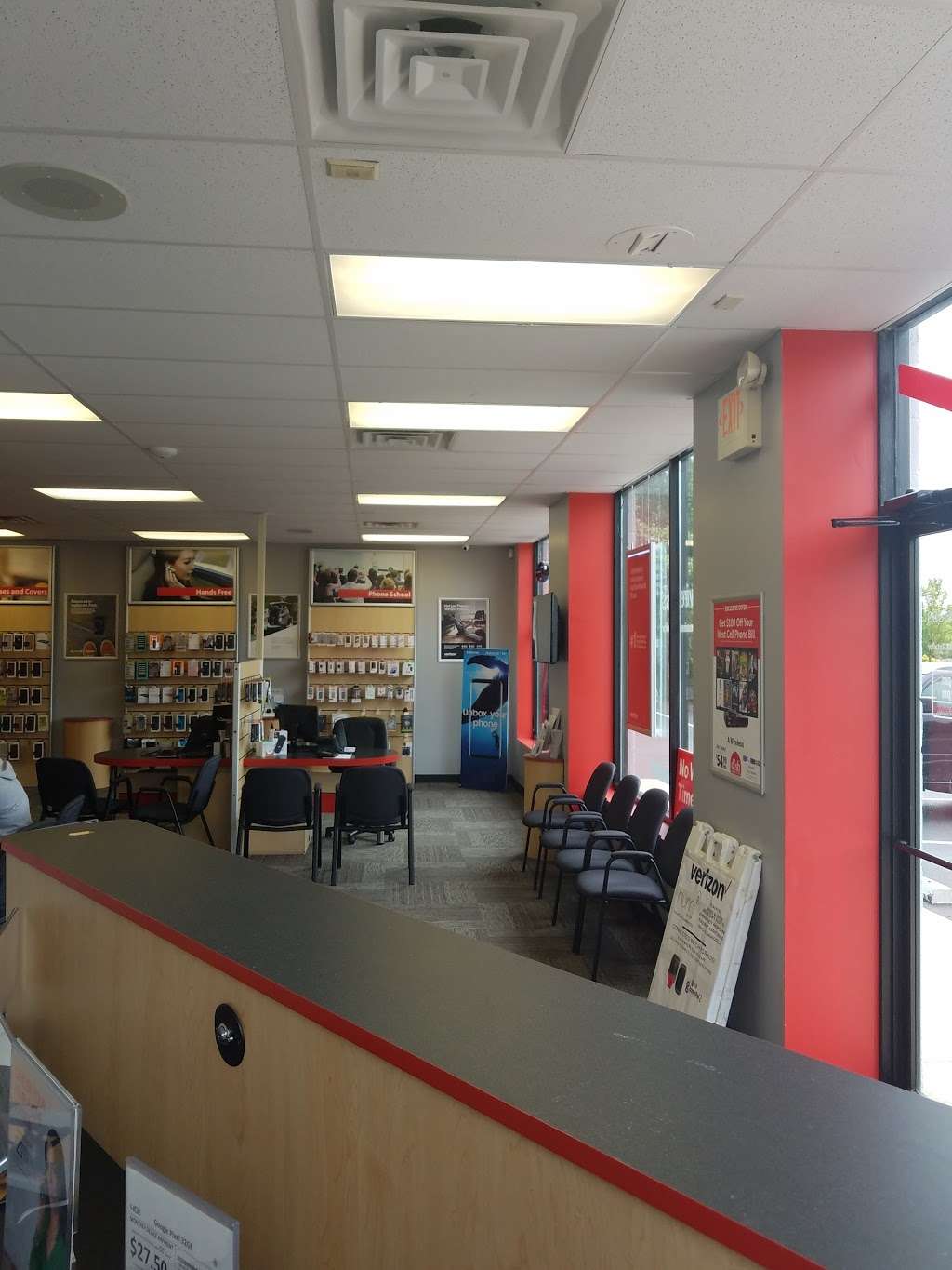 Verizon Authorized Retailer – Victra | 560 E Main St, Kutztown, PA 19530, USA | Phone: (484) 648-1748