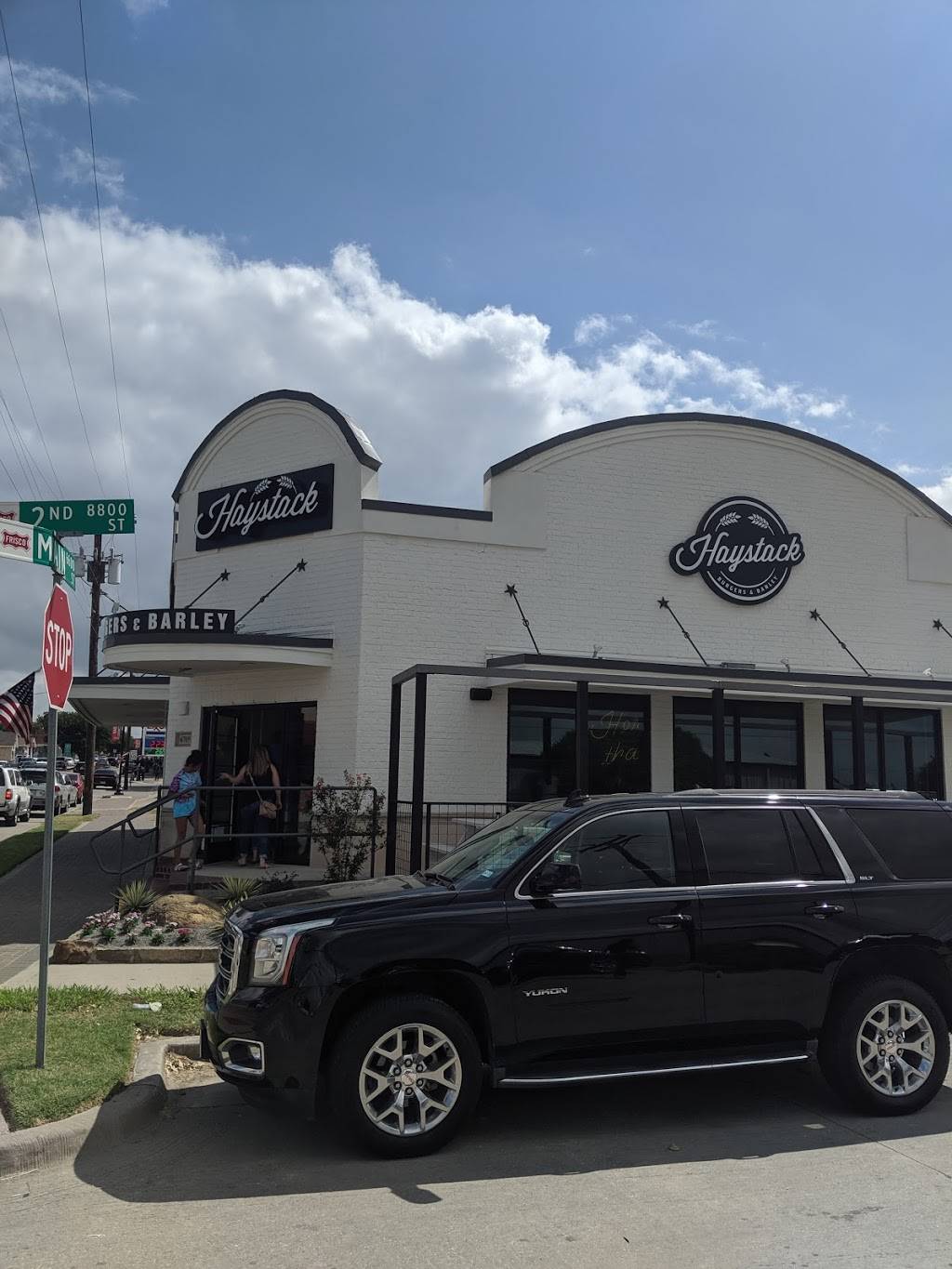 Haystack burgers and barley | 6705 Main St, Frisco, TX 75034, USA | Phone: (972) 704-3861