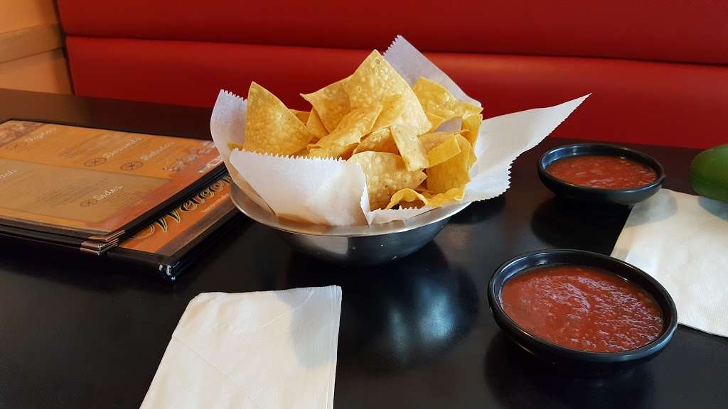 La Carreta Mexican Restaurant | 121 Express Ln, Lansing, KS 66043 | Phone: (913) 250-0054