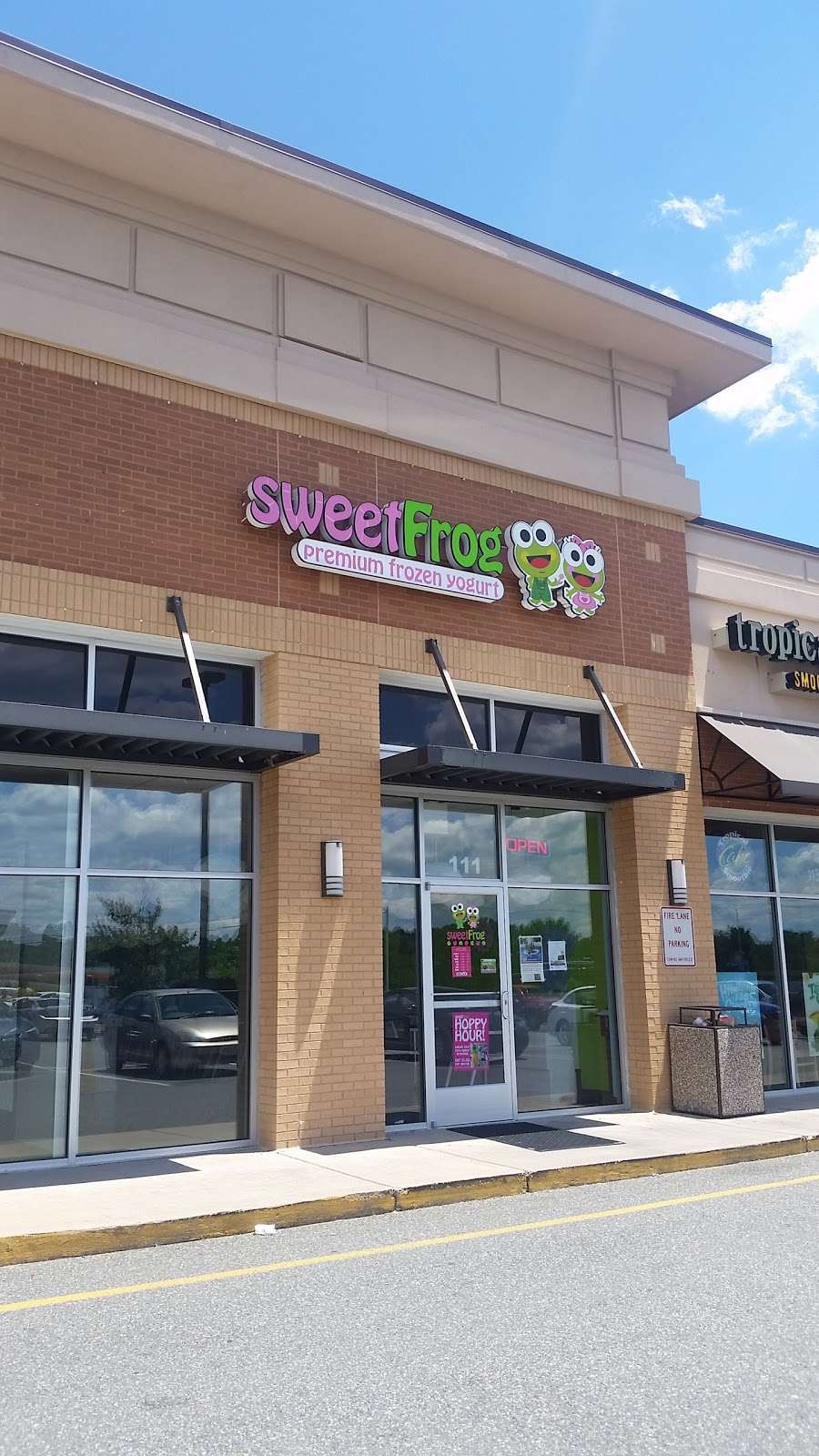 sweetFrog Premium Frozen Yogurt | 15 S Gateway Dr, Fredericksburg, VA 22406, USA | Phone: (540) 479-1188