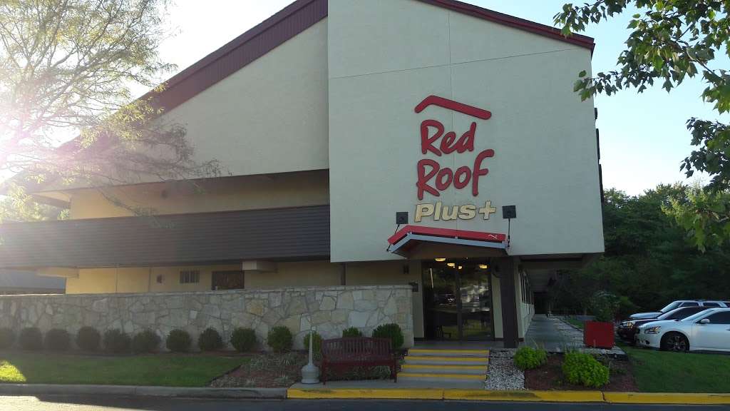 Red Roof PLUS+ Baltimore - Washington DC/BW Parkway | 7306 Parkway Dr, Hanover, MD 21076, USA | Phone: (410) 712-4070