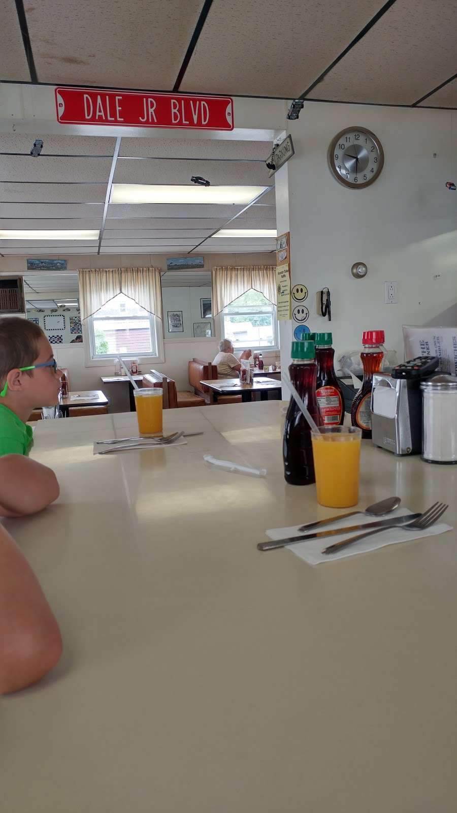 Dighton Country Diner | 238 Main St, Dighton, MA 02715, USA | Phone: (508) 669-5507