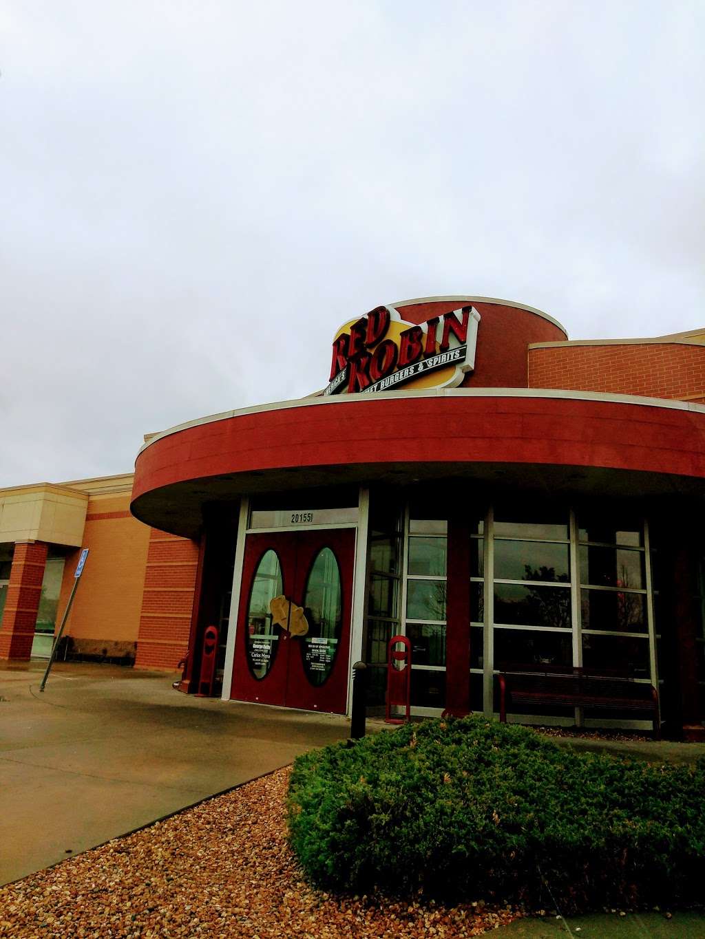 Red Robin Gourmet Burgers and Brews | 20155 W 153rd St, Olathe, KS 66061, USA | Phone: (913) 390-1400
