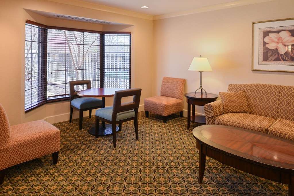 Staybridge Suites Indianapolis-Airport | 6295 Cambridge Way, Plainfield, IN 46168, USA | Phone: (317) 839-2700