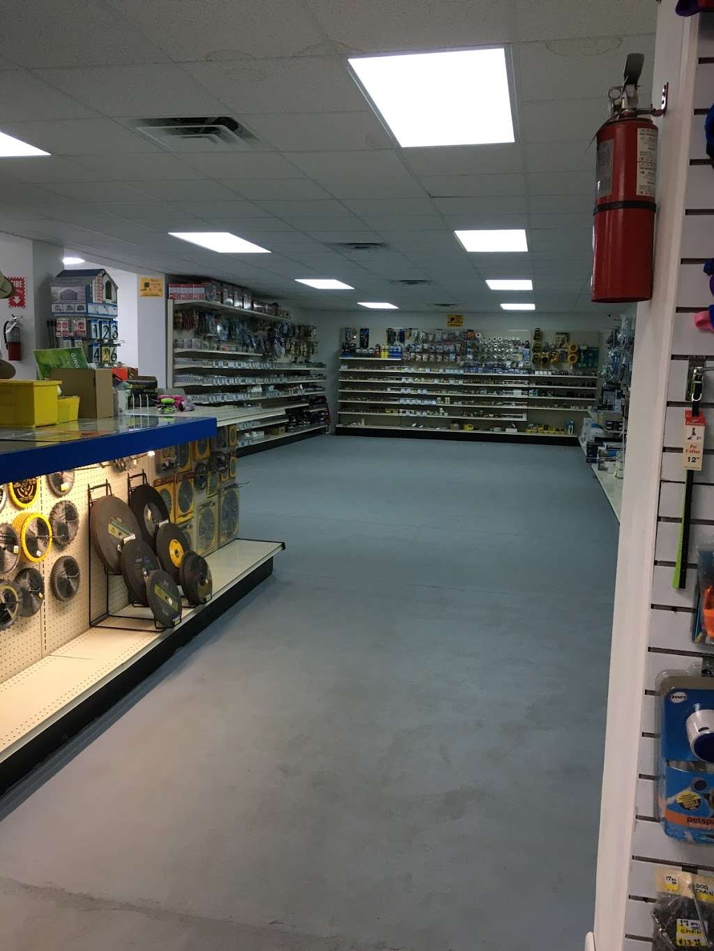 La Caridad Hardware and building supply | 10082 NW 27th Ave, Miami, FL 33147 | Phone: (305) 696-4964