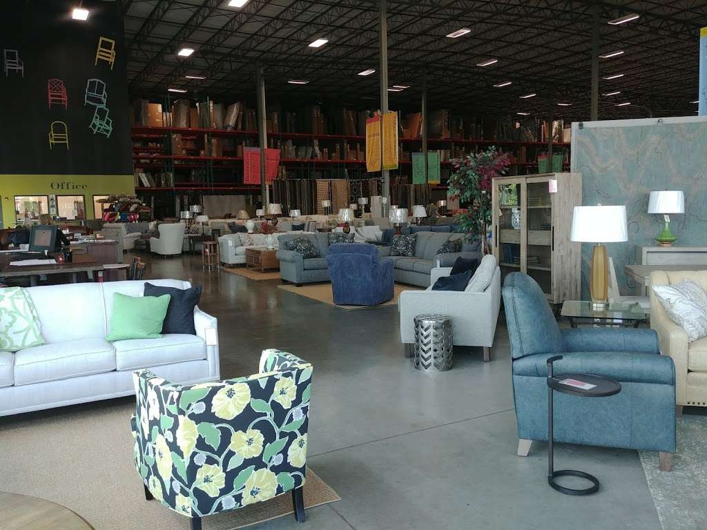 Toms-Price Furniture Outlet | 279 Madsen Dr, Bloomingdale, IL 60108, USA | Phone: (630) 529-7600