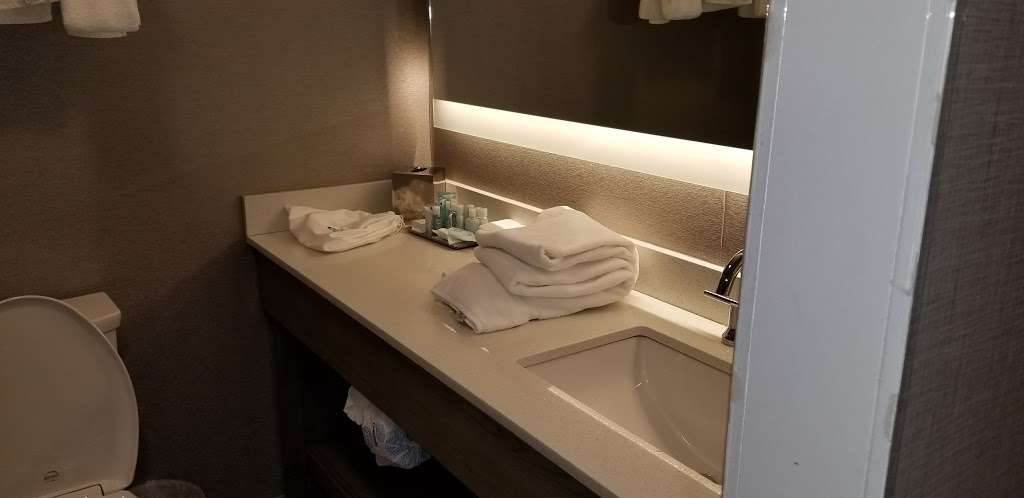 Wyndham Garden LaGuardia South | 61-18 93rd St, Rego Park, NY 11374, USA | Phone: (718) 261-9400