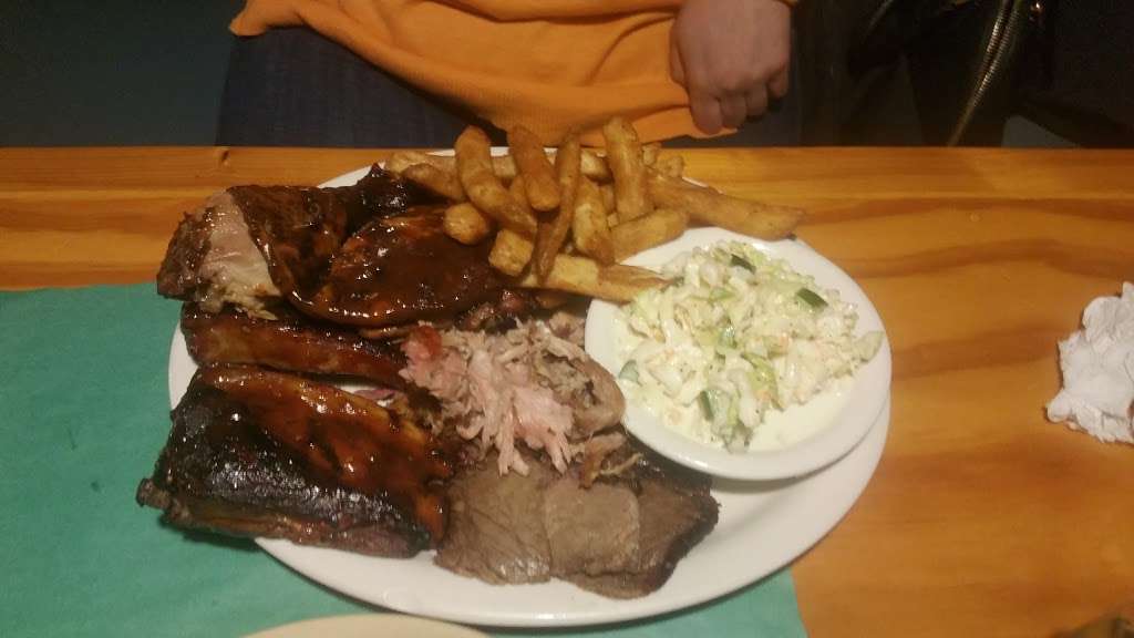 Uncle Bucks BBQ | 361 W Main St, Plymouth, PA 18651, USA | Phone: (570) 779-5950