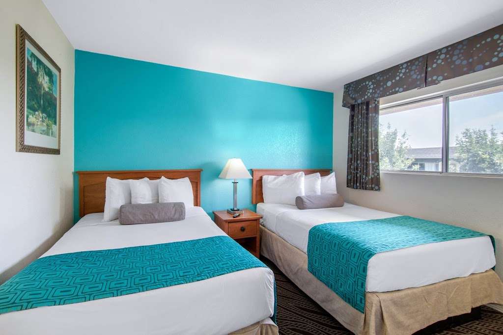 Howard Johnson Chula Vista Suites Hotel | 230 Woodlawn Ave, Chula Vista, CA 91910, USA | Phone: (619) 427-9171